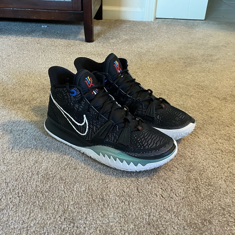 Nike Kyrie 7